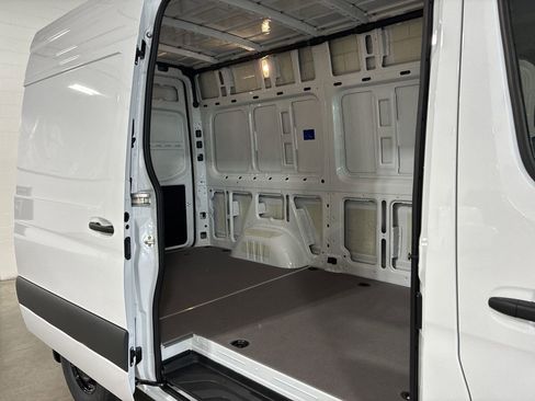 New 2025 Mercedes-Benz Sprinter 2500 image 12