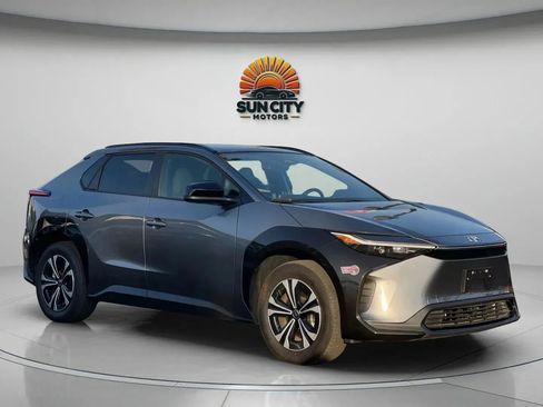 Used 2023 Toyota bZ4X FWD image 3