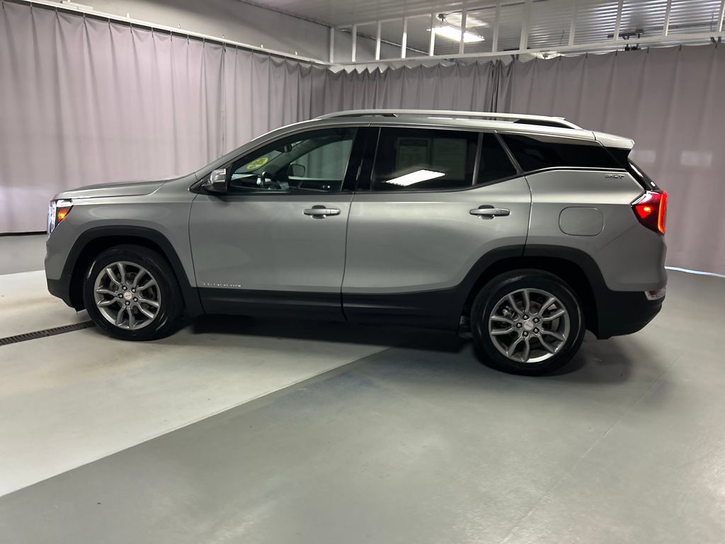 Used 2023 GMC Terrain SLT FWD image 4