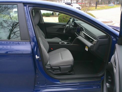 Used 2025 Toyota Camry LE image 33