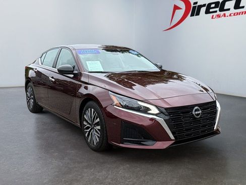 Used 2024 Nissan Altima 2.5 SV FWD image 5