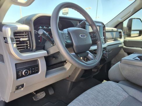 Used 2025 Ford F250 XLT w/ FX4 Off-Road Package AWD/4WD image 10