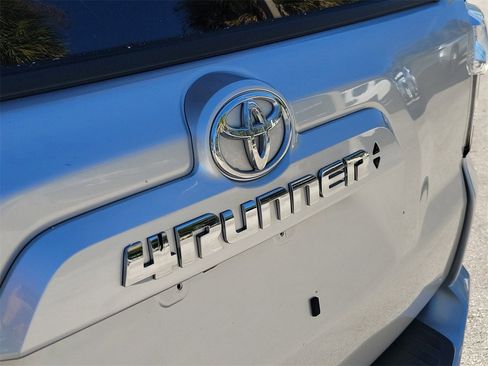 Used 2022 Toyota 4Runner SR5 image 6