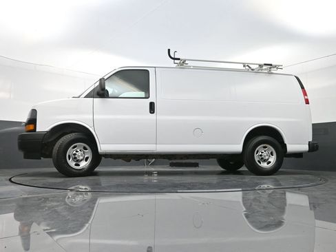 Used 2020 Chevrolet Express 2500 w/ Driver Convenience Package image 23