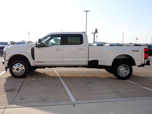 New 2026 Ford F450 Platinum w/ FX4 Off-Road Package AWD/4WD image 3
