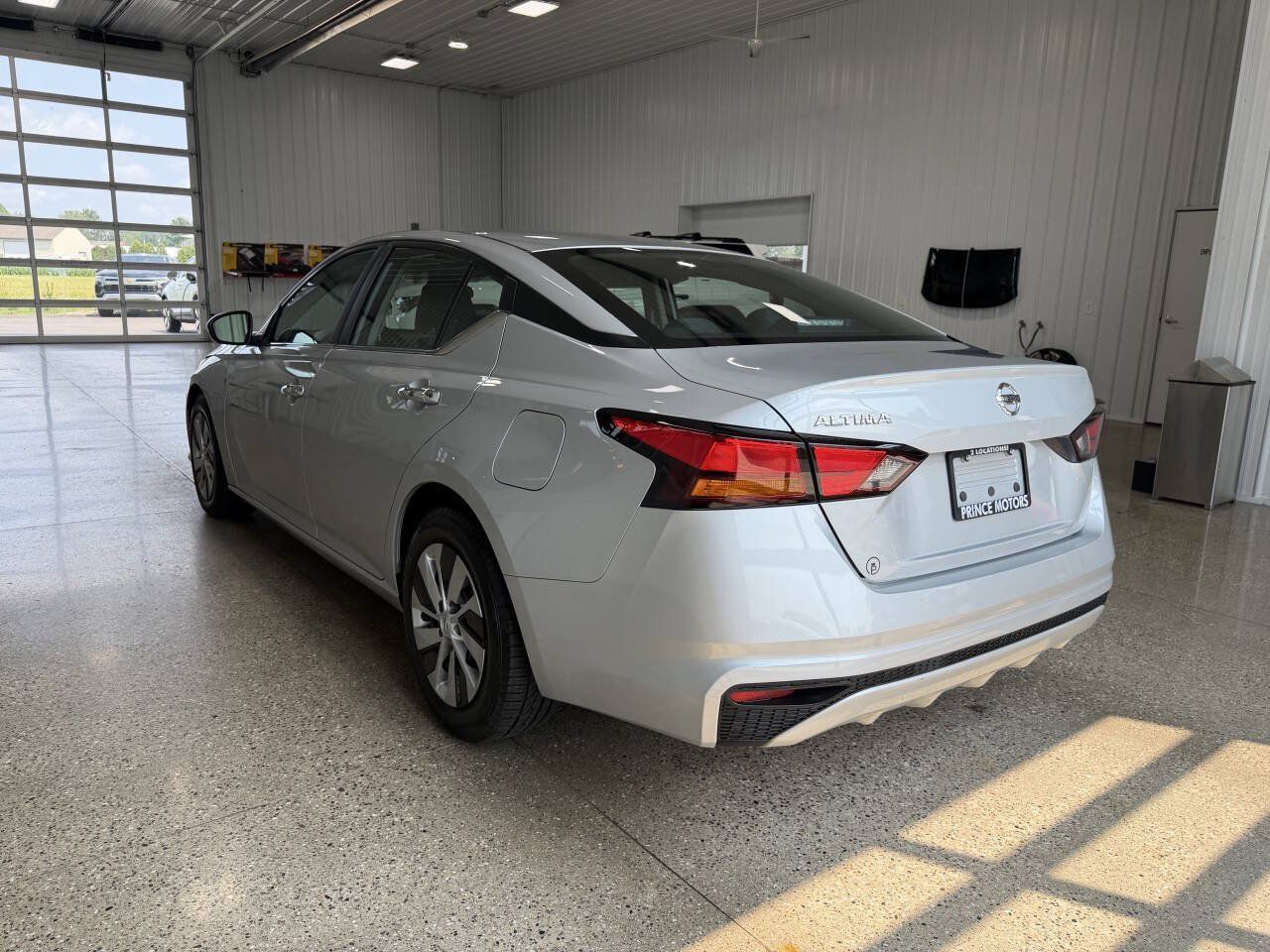 Used 2021 Nissan Altima 2.5 S FWD image 3