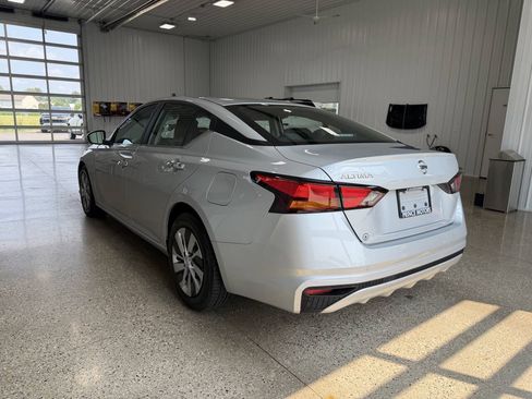 Used 2021 Nissan Altima 2.5 S FWD image 3