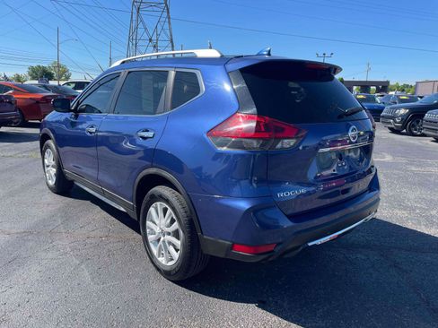 Used 2019 Nissan Rogue SV AWD/4WD image 3