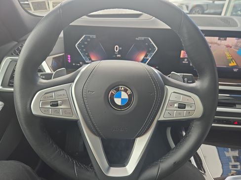 Used 2023 BMW X7 xDrive40i image 14