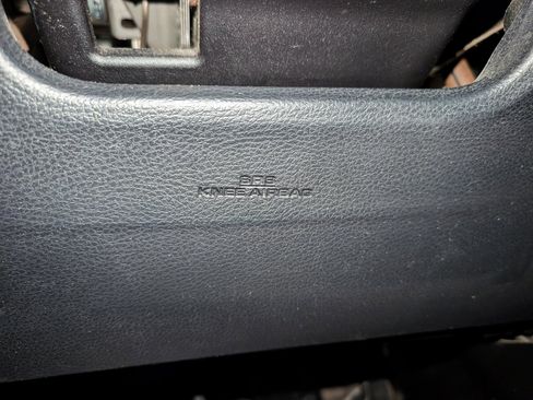 Used 2018 Toyota Corolla LE FWD image 39