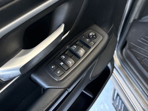 Used 2020 RAM 1500 Lone Star RWD image 14