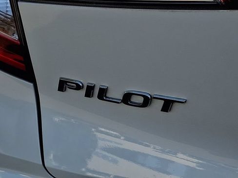 Certified 2019 Honda Pilot LX image 30