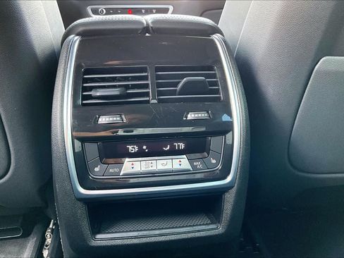 Certified 2025 BMW X5 xDrive40i w/ M Sport Package AWD/4WD image 38