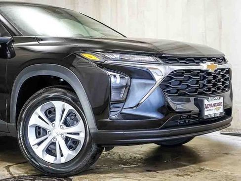 New 2026 Chevrolet Trax LS FWD image 3