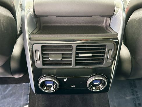 Used 2022 Land Rover Range Rover Sport SVR image 20