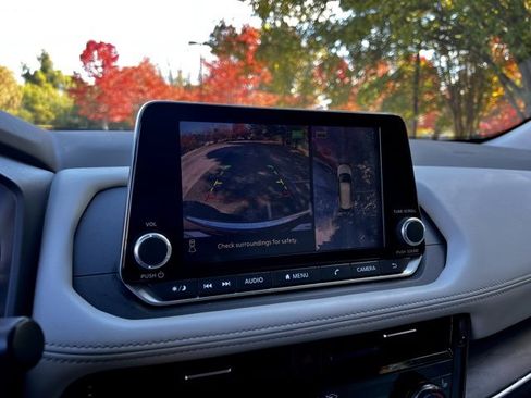 Used 2021 Nissan Rogue SL image 42