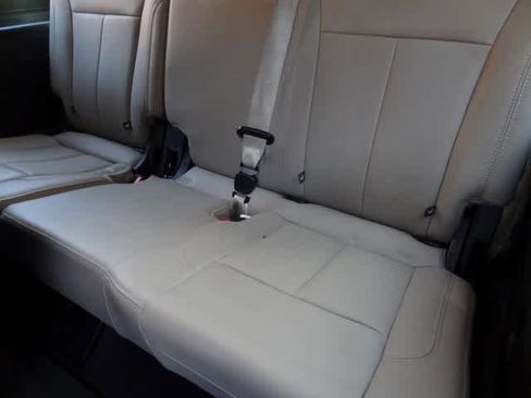 Used 2023 Ford Expedition XLT image 9