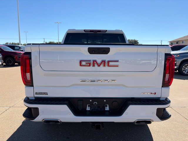 Used 2023 GMC Sierra 1500 AT4 w/ Technology Package AWD/4WD image 4