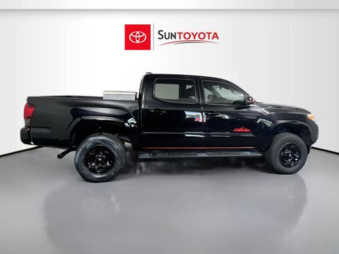 Used 2022 Toyota Tacoma SR w/ SR Convenience Package RWD image 2
