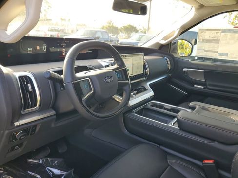 New 2025 Ford Expedition Max Platinum w/ Driver's Package AWD/4WD image 7