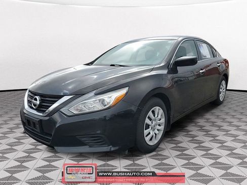 Used 2018 Nissan Altima 2.5 S w/ S Convenience Package image 2