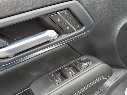 New 2026 GMC Terrain Denali w/ LPO, Floor Liner Package image 15