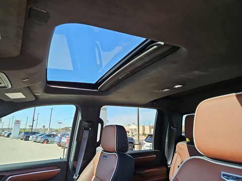 Used 2025 GMC Sierra 2500 Denali Ultimate image 12