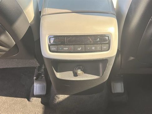 Used 2025 Hyundai Palisade SEL FWD image 30