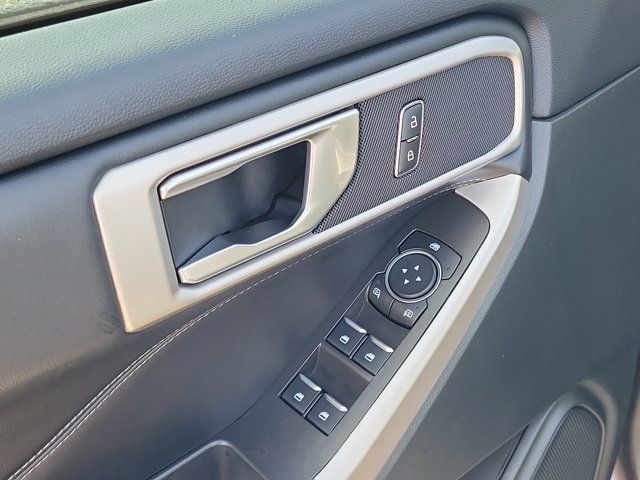 Used 2024 Ford Explorer XLT w/ Equipment Group 202A RWD image 19