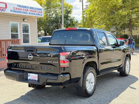 Used 2022 Nissan Frontier SV w/ Technology Package AWD/4WD image 4