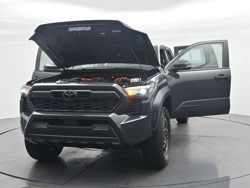 Used 2025 Toyota Tacoma TRD Off-Road w/ TRD Off Road Upgrade Package AWD/4WD image 50