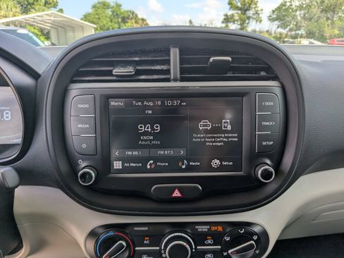 Certified 2025 Kia Soul LX w/ LX Technology Package FWD image 22