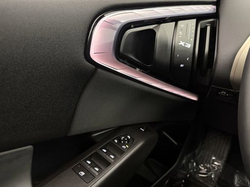 Used 2025 BMW X3 xDrive30i image 14