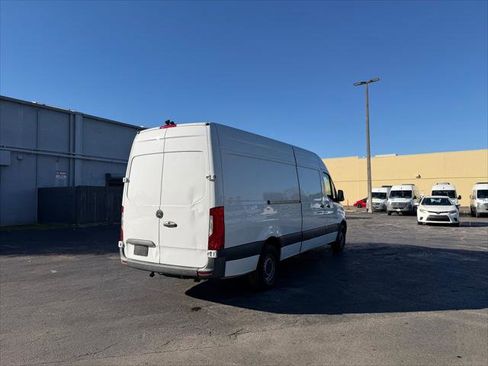 Used 2022 Mercedes-Benz Sprinter 2500 image 5