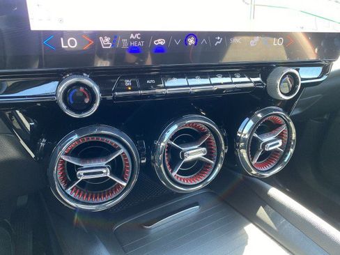 Used 2024 Chevrolet Blazer EV RS image 17