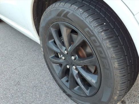 Used 2018 Dodge Durango R/T w/ Blacktop Package image 4