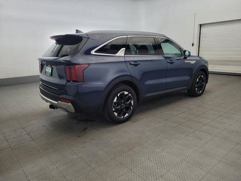 Used 2024 Kia Sorento S w/ Panoramic Sunroof Package FWD image 10