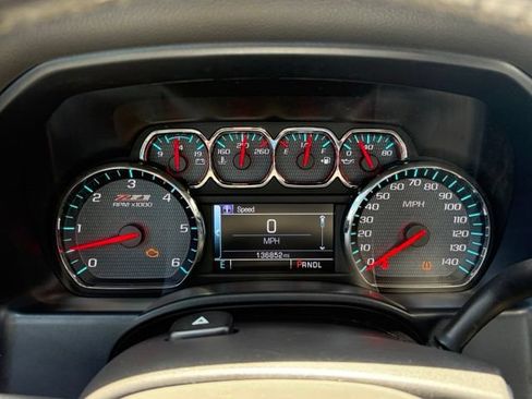 Used 2018 Chevrolet Silverado 1500 LT w/ Redline Edition AWD/4WD image 18