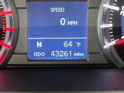 Used 2016 Toyota 4Runner Limited AWD/4WD image 34