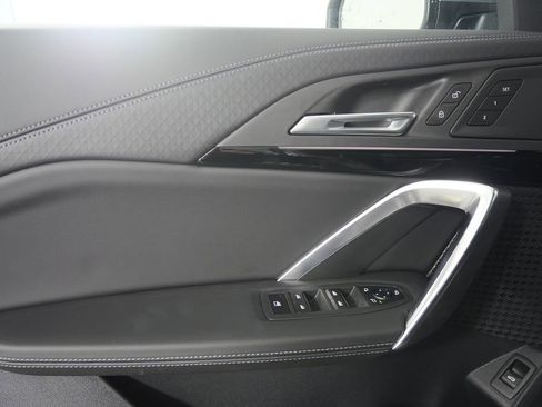 Certified 2025 BMW X2 xDrive28i w/ Technology Package image 8