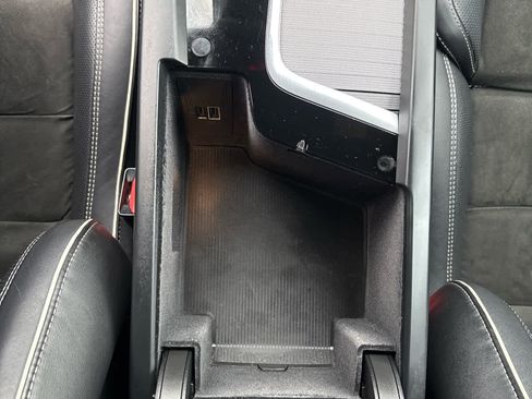 Used 2019 Volvo XC60 T8 R-Design w/ Advanced Package image 19