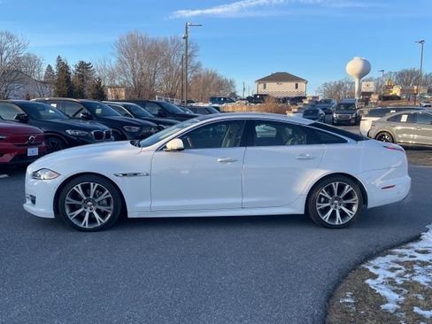 Used 2019 Jaguar XJ R-Sport image 2