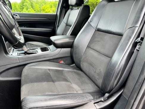 Used 2020 Jeep Grand Cherokee Altitude AWD/4WD image 15