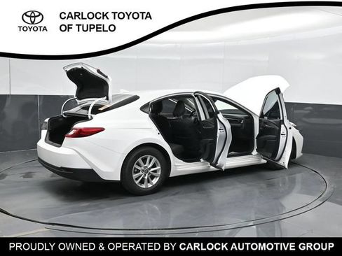 Used 2025 Toyota Camry SE FWD image 50