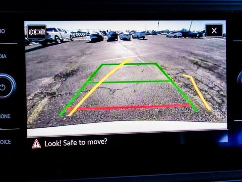 Used 2021 Volkswagen Atlas Cross Sport SE image 21