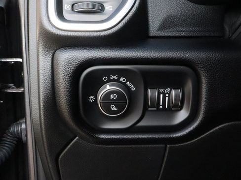 Used 2024 RAM 2500 Laramie AWD/4WD image 21