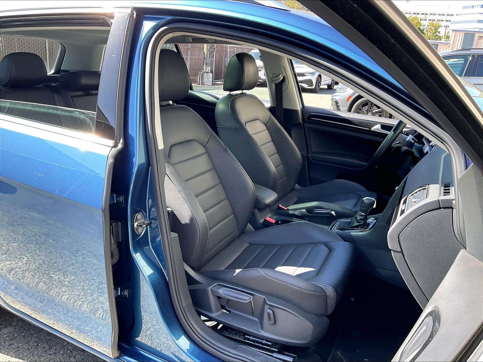 Used 2015 Volkswagen Golf TDI SEL FWD image 6