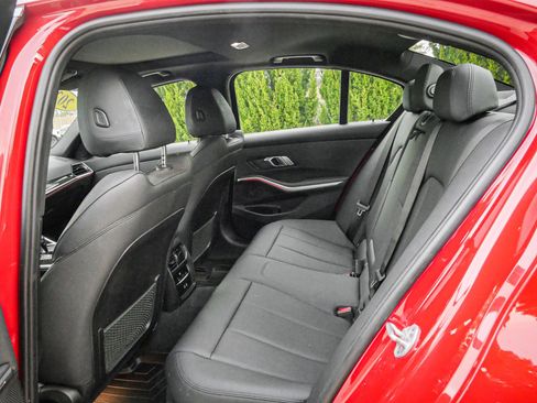 Used 2021 BMW 330i xDrive Sedan w/ Premium Package image 31