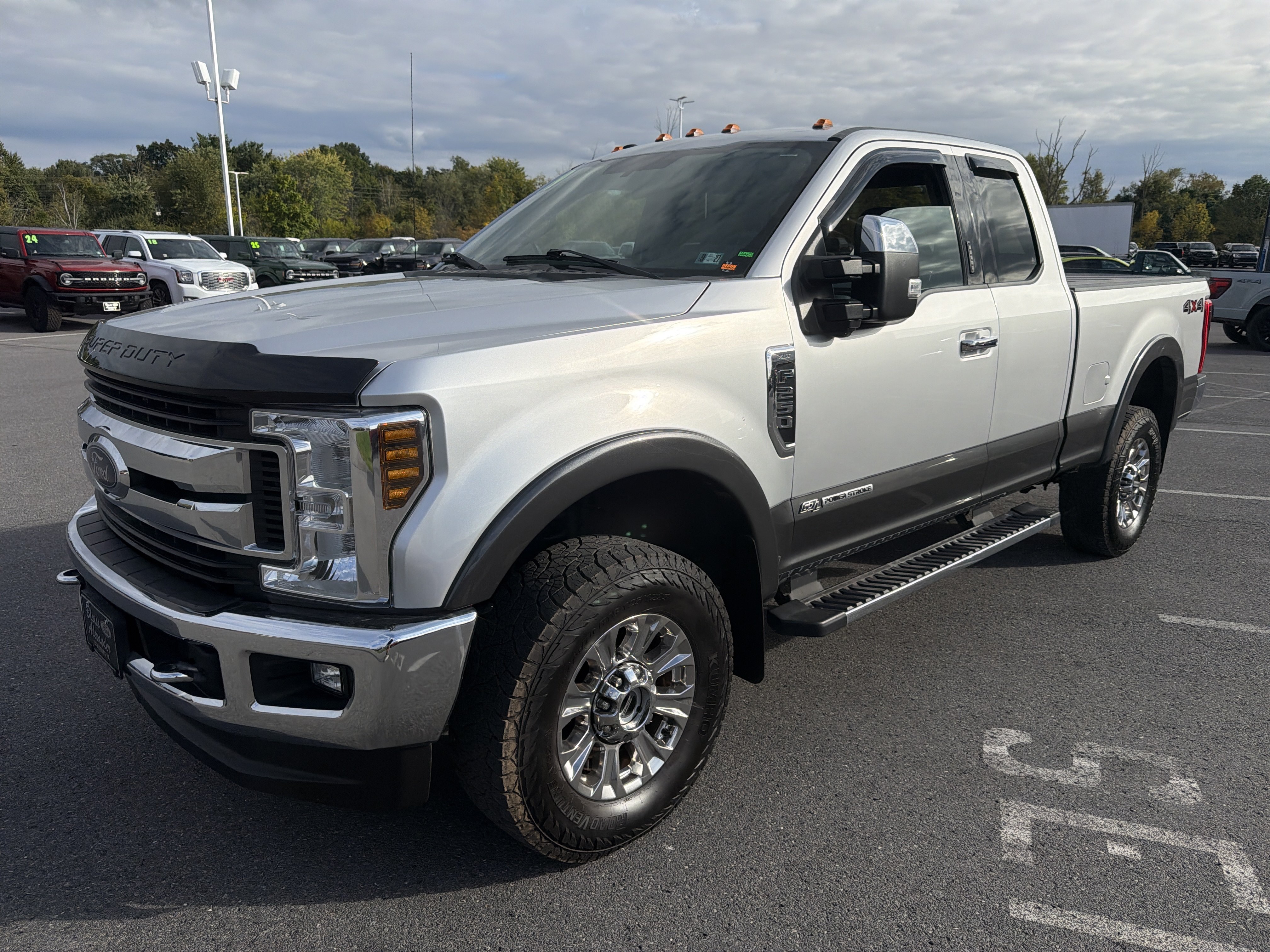 Used 2019 Ford F250 XLT w/ XLT Premium Package AWD/4WD image 8
