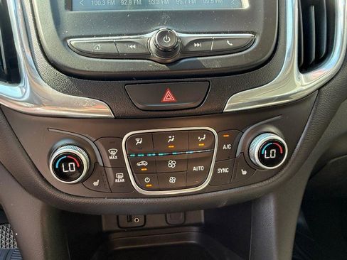 Used 2018 Chevrolet Equinox LT image 29